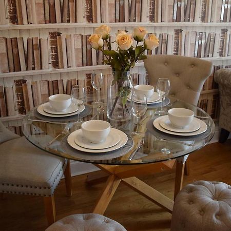 Luxury 2 Bed Apartment Witney Exteriér fotografie