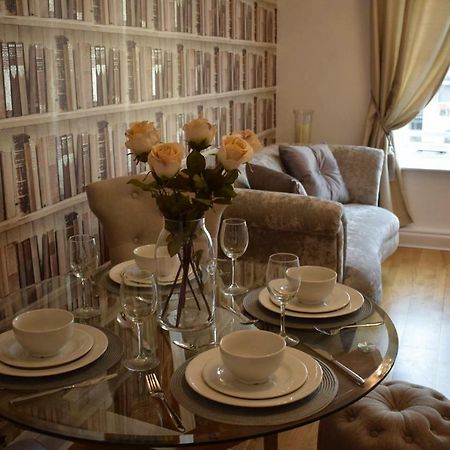 Luxury 2 Bed Apartment Witney Exteriér fotografie