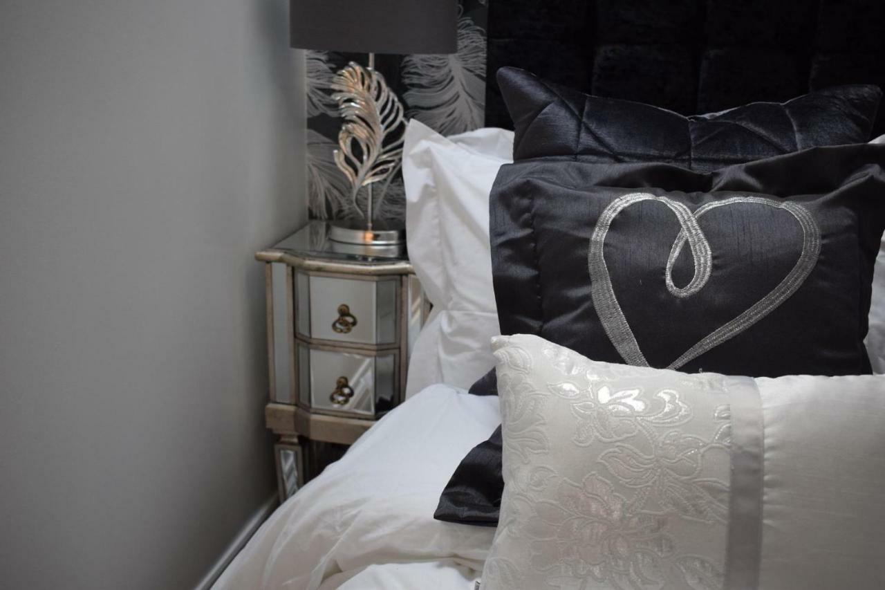 Luxury 2 Bed Apartment Witney Exteriér fotografie