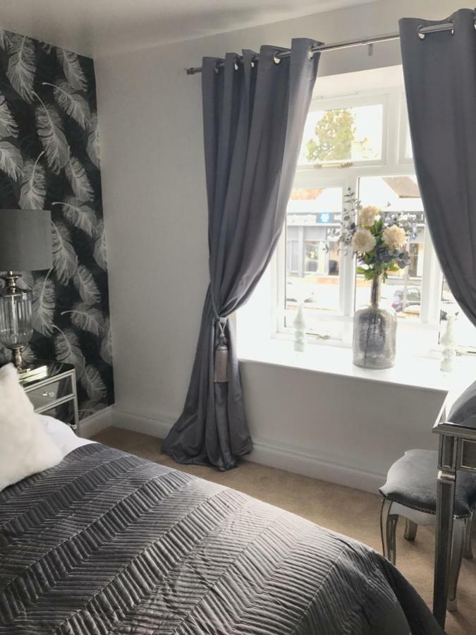 Luxury 2 Bed Apartment Witney Exteriér fotografie
