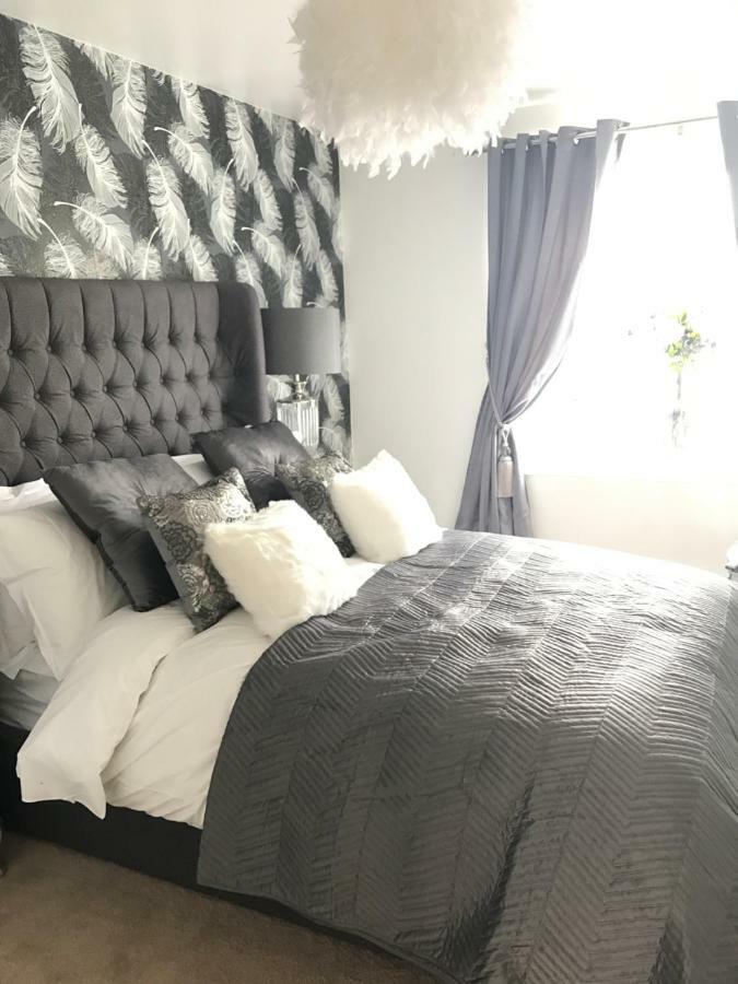 Luxury 2 Bed Apartment Witney Exteriér fotografie