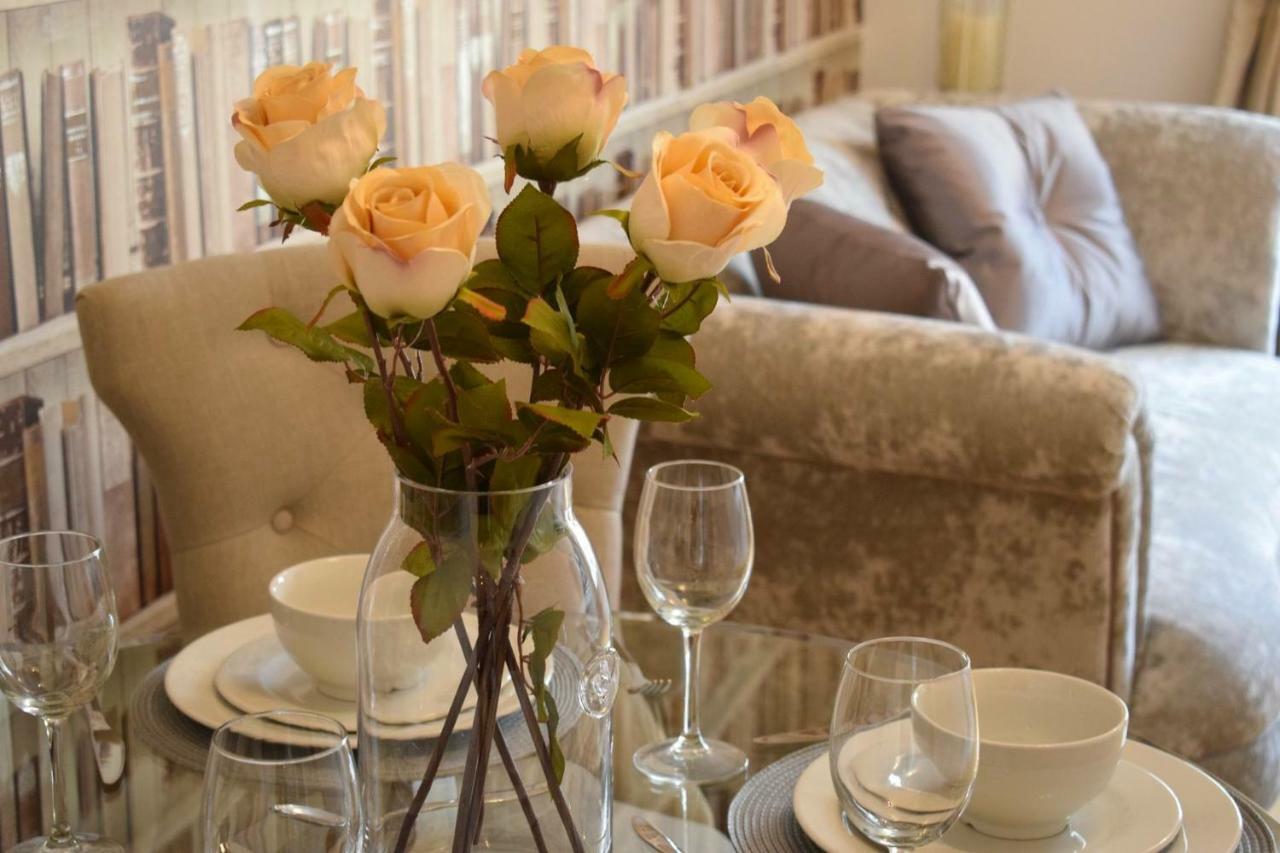 Luxury 2 Bed Apartment Witney Exteriér fotografie