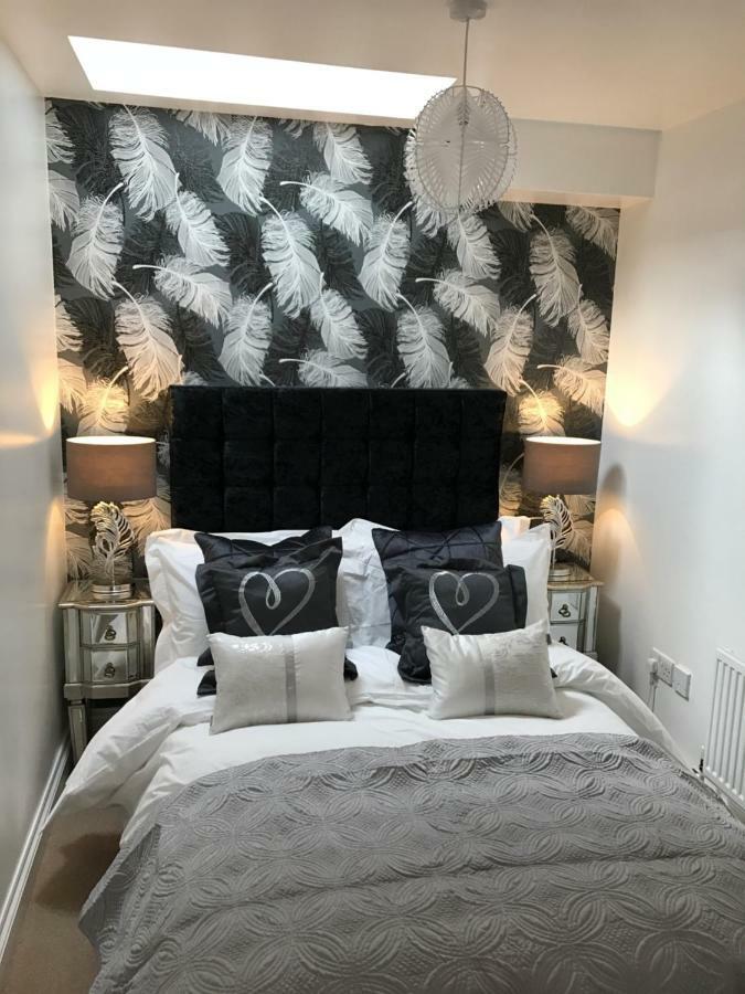 Luxury 2 Bed Apartment Witney Exteriér fotografie