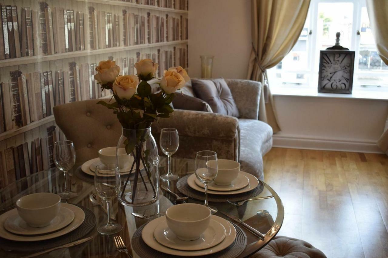 Luxury 2 Bed Apartment Witney Exteriér fotografie