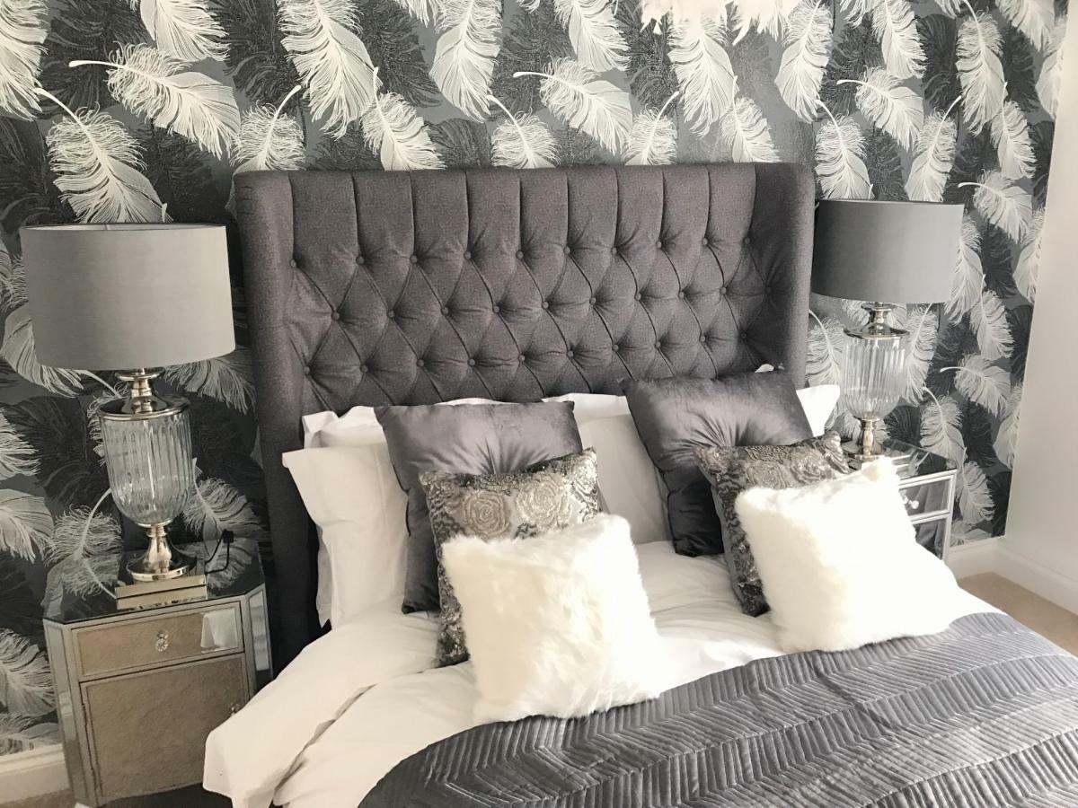 Luxury 2 Bed Apartment Witney Exteriér fotografie