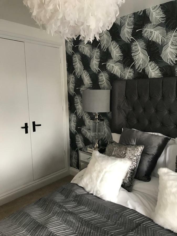Luxury 2 Bed Apartment Witney Exteriér fotografie