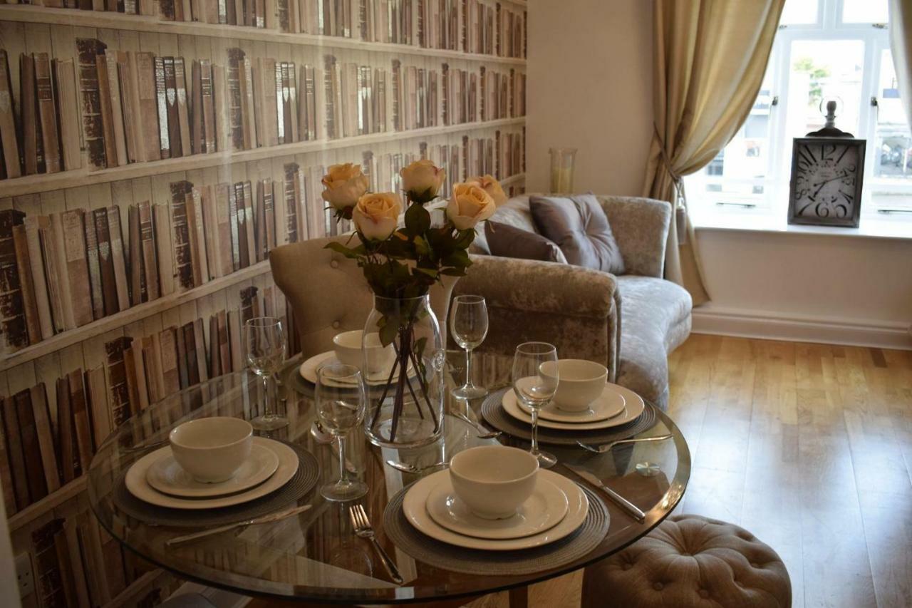 Luxury 2 Bed Apartment Witney Exteriér fotografie