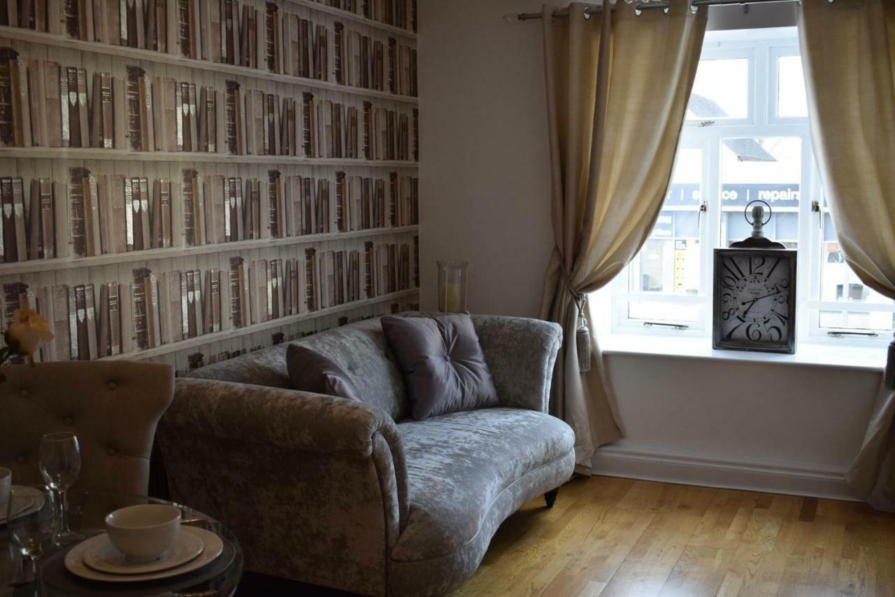 Luxury 2 Bed Apartment Witney Exteriér fotografie