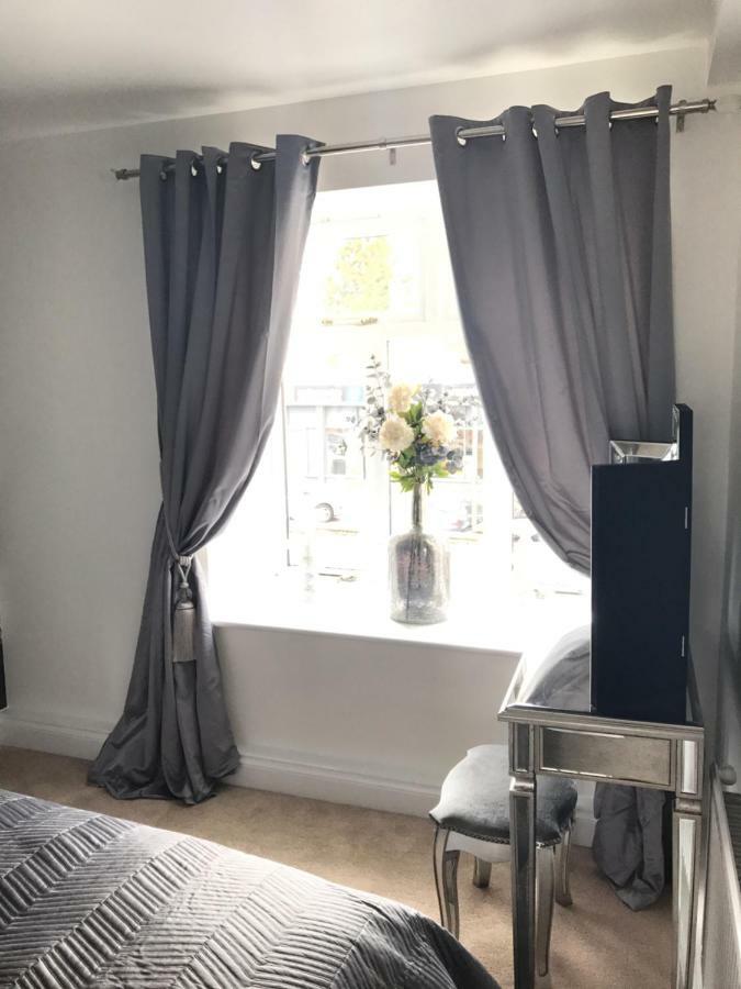 Luxury 2 Bed Apartment Witney Exteriér fotografie