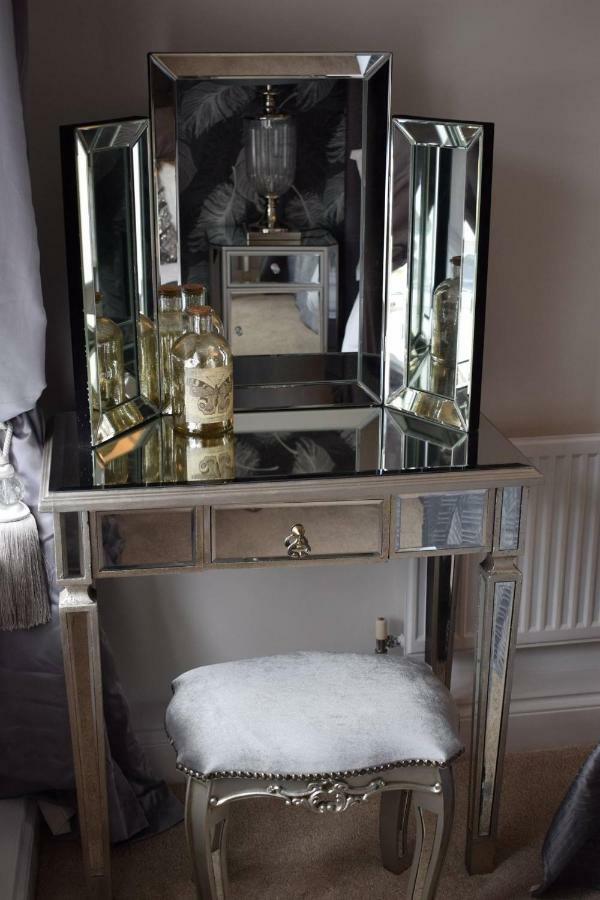 Luxury 2 Bed Apartment Witney Exteriér fotografie