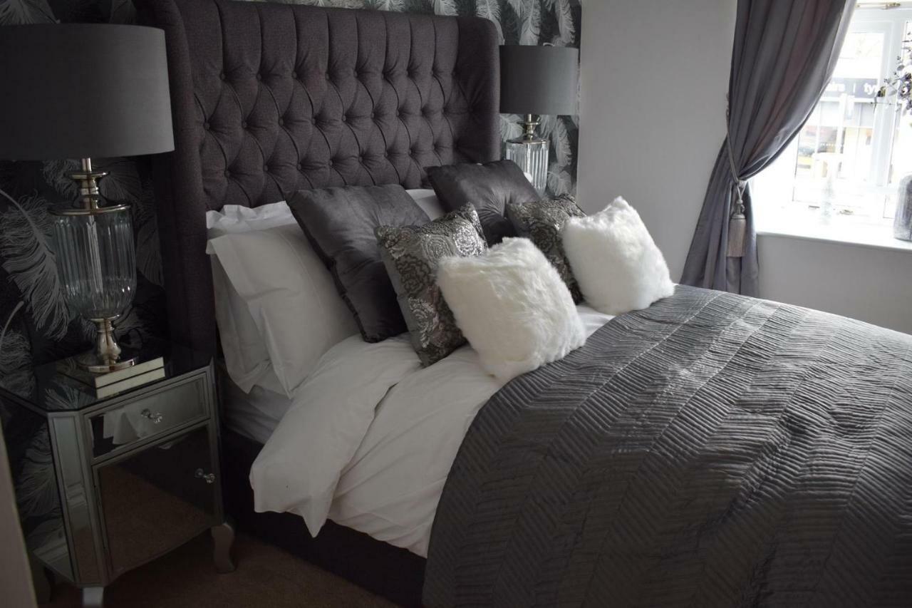 Luxury 2 Bed Apartment Witney Exteriér fotografie